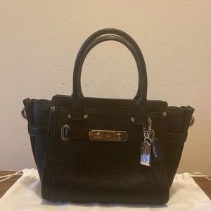 Coach Swagger Satchel Pebble Leather Black